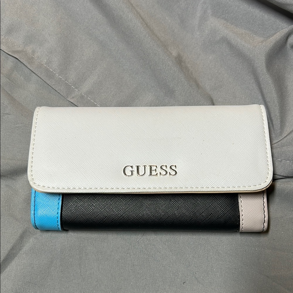 Guess Women's Colorblock wallet